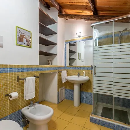 Vicere' Maqueda Pensión